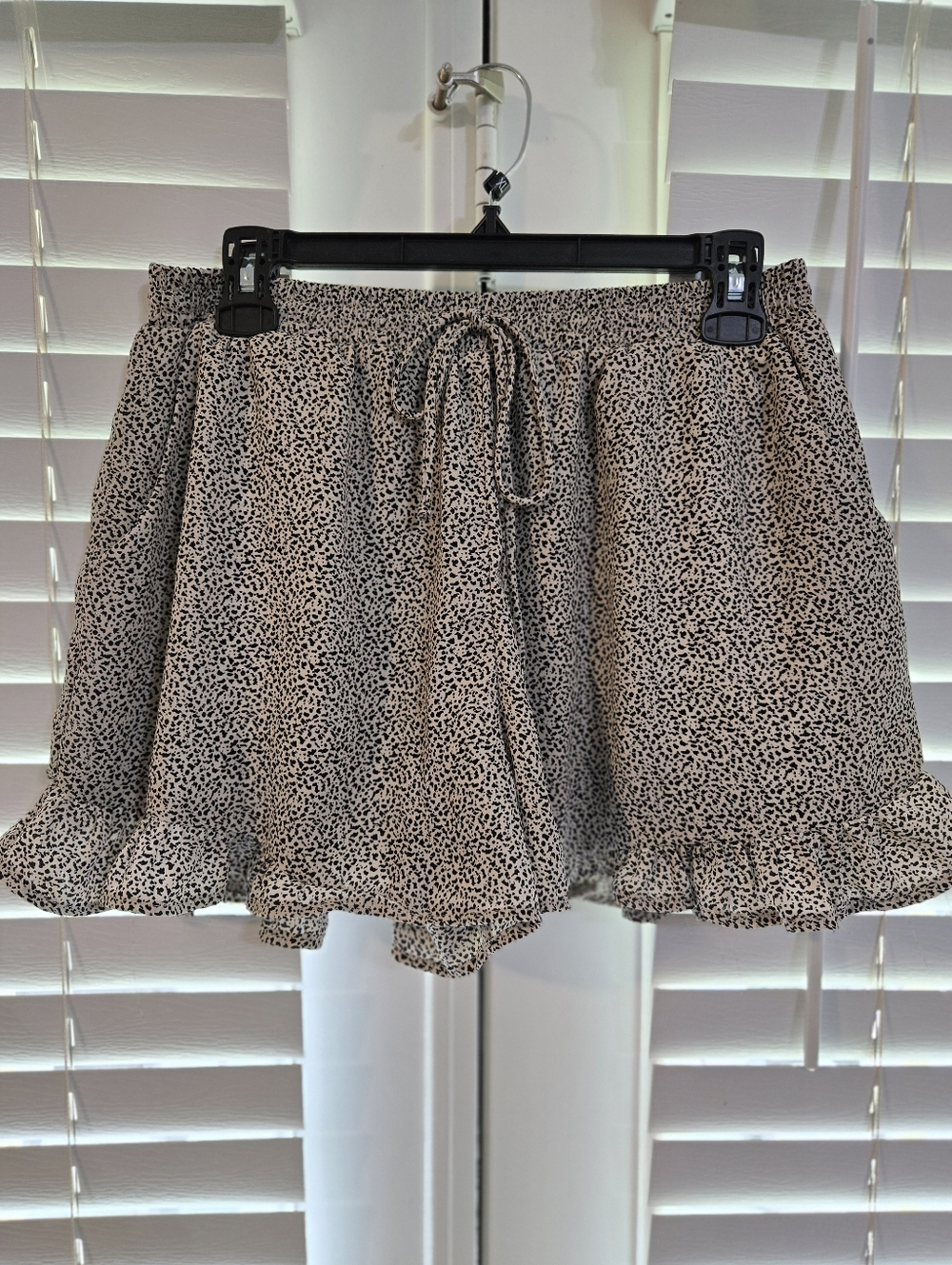 Sienna Sky Animal Print Leopard Ruffle Shorts Sz Large